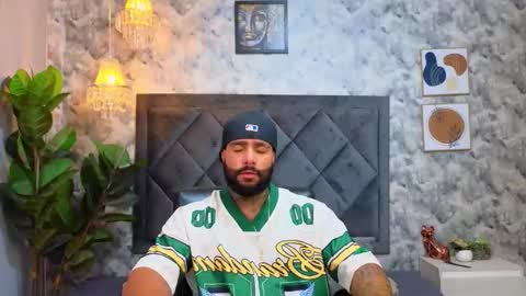 Snapshot of apolo_rousse chatting on November 2025 08:52:02 PM Apolo online show from November 2025 08:52:02 PM