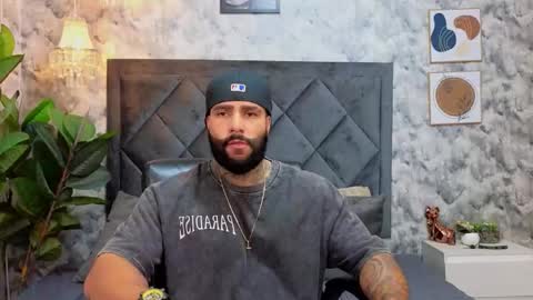 Snapshot of apolo_rousse chatting on November 2025 09:59:01 PM Apolo online show from November 2025 09:59:01 PM