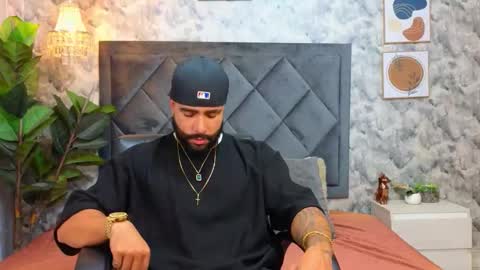 Snapshot of apolo_rousse chatting on November 2025 09:31:01 PM Apolo online show from November 2025 09:31:01 PM