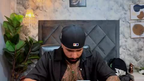 Snapshot of apolo_rousse chatting on November 2025 12:11:02 AM Apolo online show from November 2025 12:11:02 AM