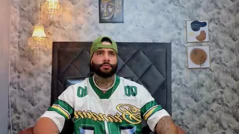 Snapshot of apolo_rousse chatting on November 2025 08:52:02 PM Apolo online show from November 2025 08:52:02 PM