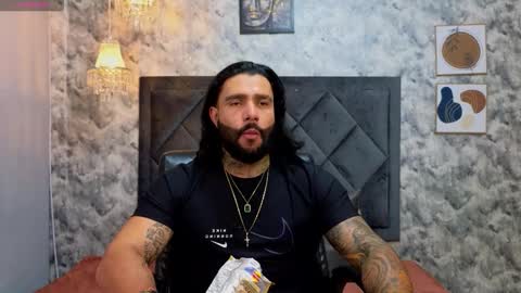 Snapshot of apolo_rousse chatting on November 2025 09:28:01 PM Apolo online show from November 2025 09:28:01 PM