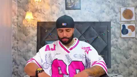 Snapshot of apolo_rousse chatting on December 2025 10:27:02 PM Apolo online show from December 2025 10:27:02 PM