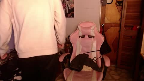 Andres online show from April 2026 10:19:02 PM