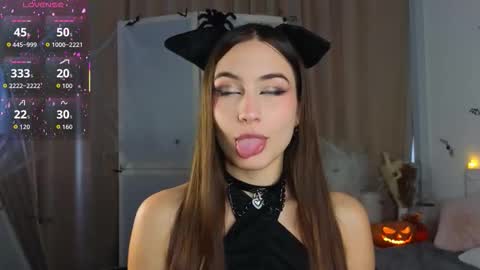 Snapshot of appleeepie chatting on October 2025 09:06:02 AM Vicki online show from October 2025 09:06:02 AM