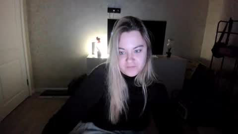 appleyummybuns online show from November 2025 04:12:01 AM