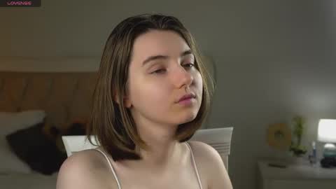 Snapshot of approche_toi_petite chatting on May 2026 02:58:01 PM Meghan online show from May 2026 02:58:01 PM