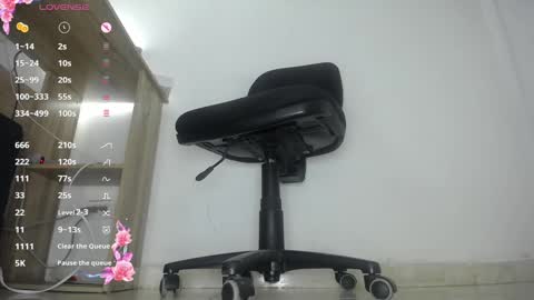 Snapshot of aprhillove chatting on December 2024 11:02:01 AM Aprhillove online show from December 2024 11:02:01 AM