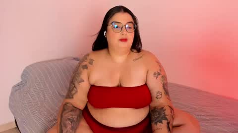 Snapshot of apriilpeach_ chatting on February 2025 04:20:01 PM Maria online show from February 2025 04:20:01 PM