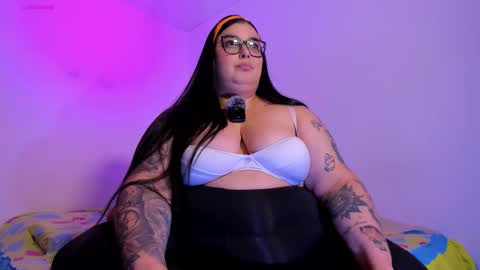 Snapshot of apriilpeach_ chatting on November 2025 10:56:02 PM Maria online show from November 2025 10:56:02 PM