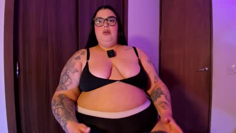 Snapshot of apriilpeach_ chatting on November 2025 10:43:01 PM Maria online show from November 2025 10:43:01 PM