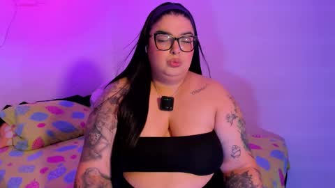 Snapshot of apriilpeach_ chatting on November 2025 11:37:01 PM Maria online show from November 2025 11:37:01 PM