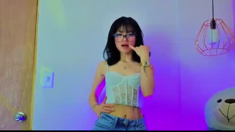 Snapshot of april_bennett chatting on June 2026 12:22:01 PM online show from June 2026 12:22:01 PM