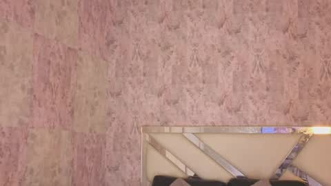 Isabella online show from April 2026 08:18:01 PM