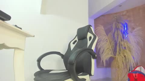 Snapshot of aprill_fox chatting on December 2024 12:16:01 PM aprill_fox online show from December 2024 12:16:01 PM