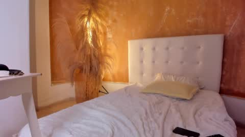 Snapshot of aprill_fox chatting on February 2025 10:49:02 AM aprill_fox online show from February 2025 10:49:02 AM