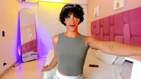 Snapshot of aprill_fox chatting on October 2025 08:50:01 PM aprill_fox online show from October 2025 08:50:01 PM