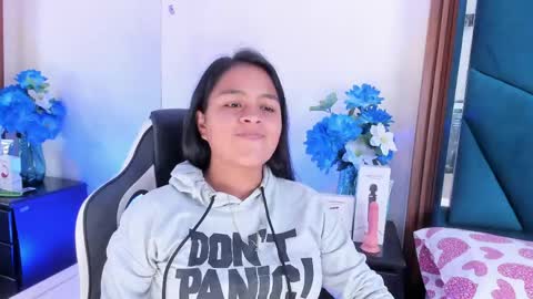 Snapshot of aprilmiiller chatting on May 2026 01:04:02 PM aprilmiiller online show from May 2026 01:04:02 PM