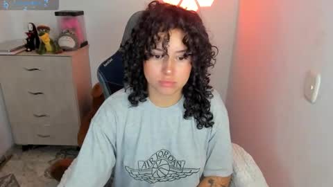 aqua emilly online show from October 2025 10:43:02 PM