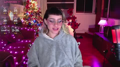 Snapshot of aquamarinebubble chatting on January 2025 07:52:02 AM Zam independent model online show from January 2025 07:52:02 AM