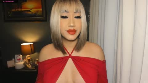 Snapshot of aqueenofcumxx chatting on December 2024 12:12:01 AM Alicia online show from December 2024 12:12:01 AM