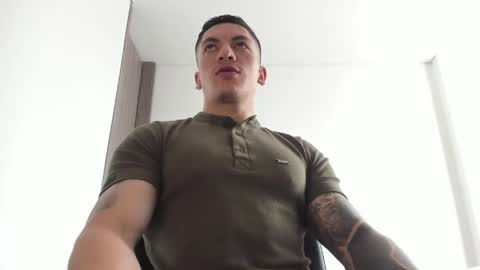 Snapshot of aquiles_51 chatting on May 2026 05:53:02 PM Jonathan online show from May 2026 05:53:02 PM