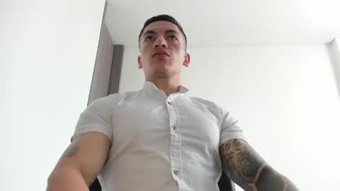 Snapshot of aquiles_51 chatting on May 2026 05:54:02 PM Jonathan online show from May 2026 05:54:02 PM