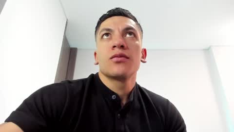 Snapshot of aquiles_51 chatting on May 2026 06:06:01 PM Jonathan online show from May 2026 06:06:01 PM