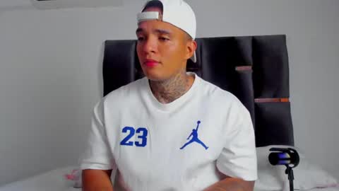 Snapshot of aquiles_elpapi chatting on June 2026 06:10:01 PM AquilesElpapi online show from June 2026 06:10:01 PM
