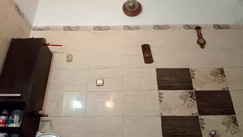 aquinn2000 online show from December 2025 06:19:02 AM