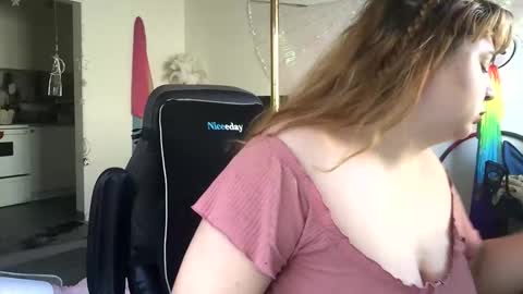 BustyPrincessLeila online show from April 2026 04:01:02 PM