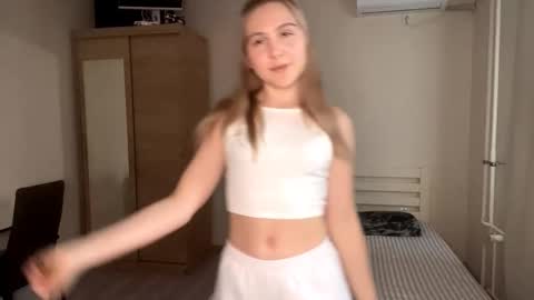 Snapshot of arabunyan chatting on November 2025 12:04:01 PM Emi online show from November 2025 12:04:01 PM