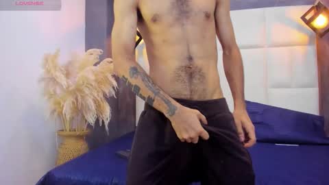 arah_issaa online show from October 2025 10:56:01 PM