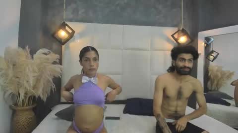 arah_issaa online show from November 2025 10:44:02 PM