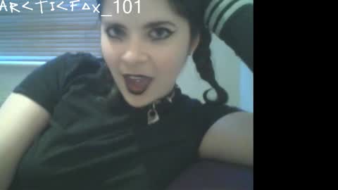 Snapshot of arcticfox_101 chatting on March 2026 05:28:01 PM Daisy online show from March 2026 05:28:01 PM