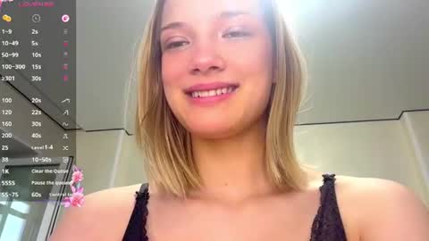 Snapshot of ardisparty chatting on June 2026 04:11:02 PM Caroline online show from June 2026 04:11:02 PM