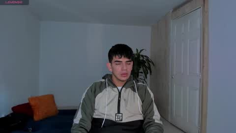 Snapshot of ares_johnsonn chatting on October 2025 12:12:02 PM Ares online show from October 2025 12:12:02 PM