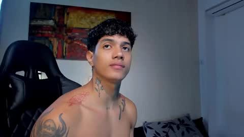 aress444 online show from December 2025 08:59:01 PM