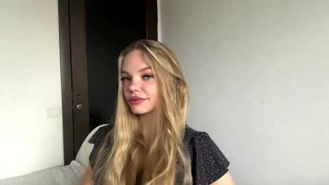 Amelia online show from November 2025 05:51:01 AM