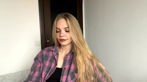 Amelia online show from November 2025 06:23:01 AM