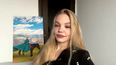 Amelia online show from December 2025 08:23:01 AM