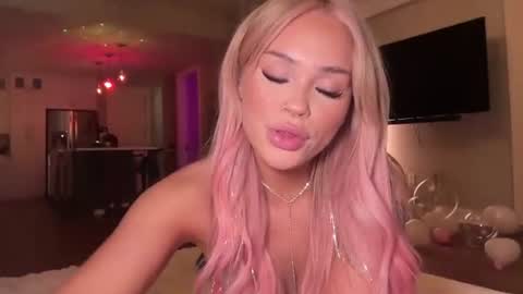 Snapshot of ari_02 chatting on July 2026 03:55:01 AM Ari online show from July 2026 03:55:01 AM