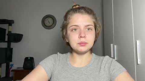 ari_crystal online show from February 2026 02:54:02 PM