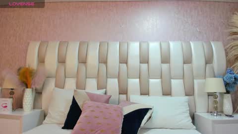 ari_lynn_ online show from November 2025 03:34:01 AM