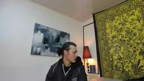 aria y orien  online show from October 2025 10:57:02 AM