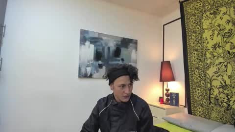 aria y orien  online show from November 2025 11:09:02 AM