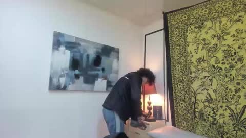 aria y orien  online show from November 2025 10:51:01 AM