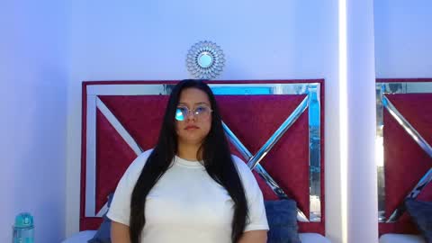 Snapshot of aria_cloud69 chatting on October 2025 12:19:02 PM aRIA online show from October 2025 12:19:02 PM