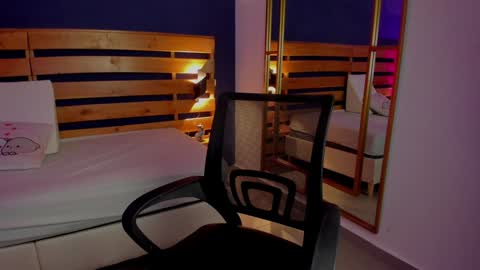 Aria online show from December 2024 07:40:02 PM