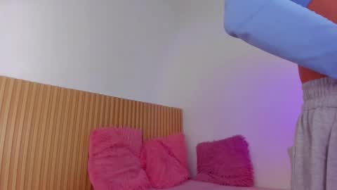 Aria Millers  online show from February 2026 11:37:01 AM